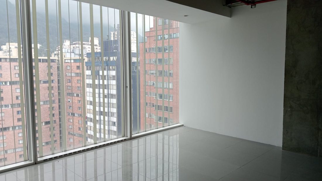 OFICINA 702 en BD Bacatá, Bogotá